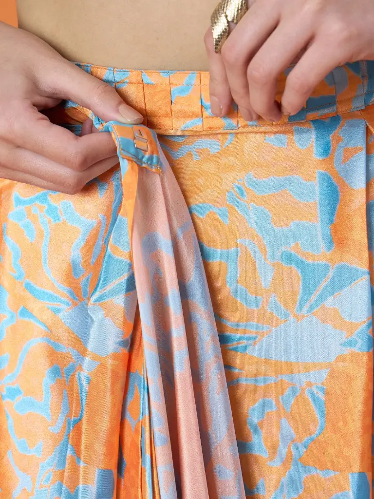 modern-abstract-printed-crepe-silk-ready-to-wear-saree (3).webp