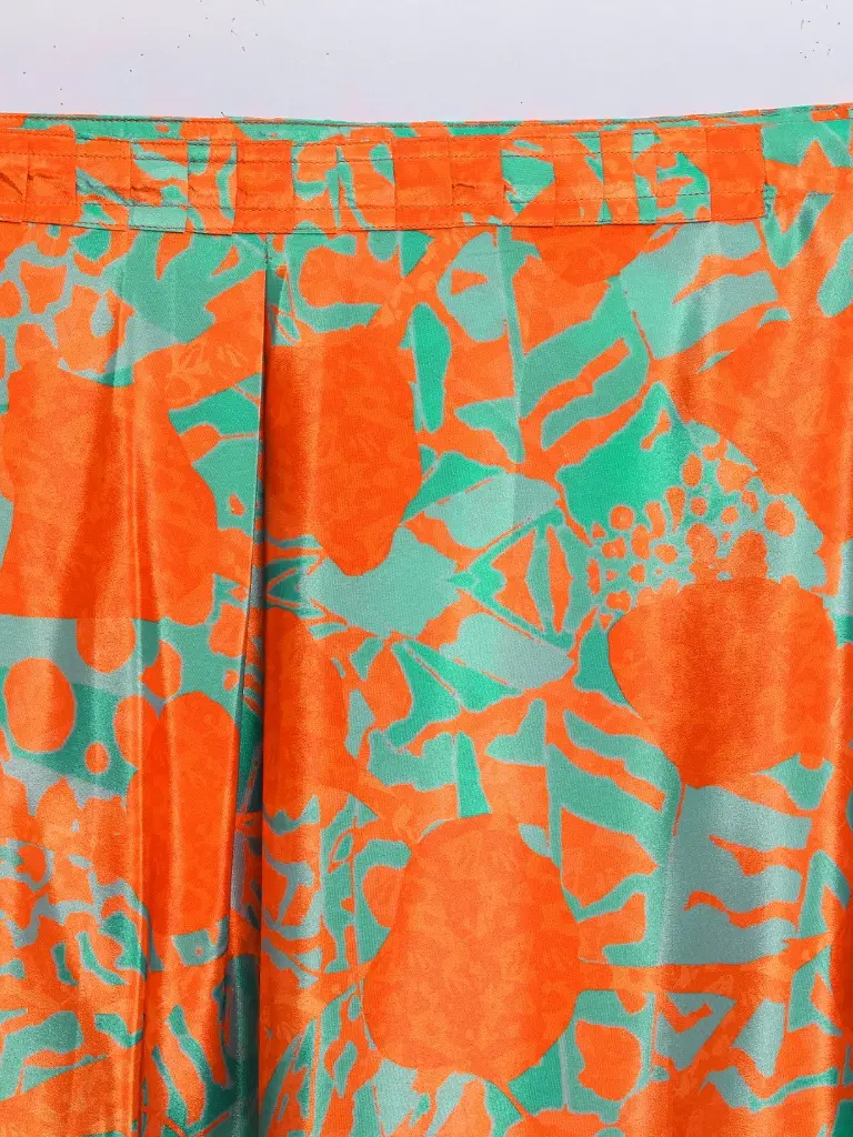 modern-abstract-printed-crepe-silk-ready-to-wear-saree (8).webp