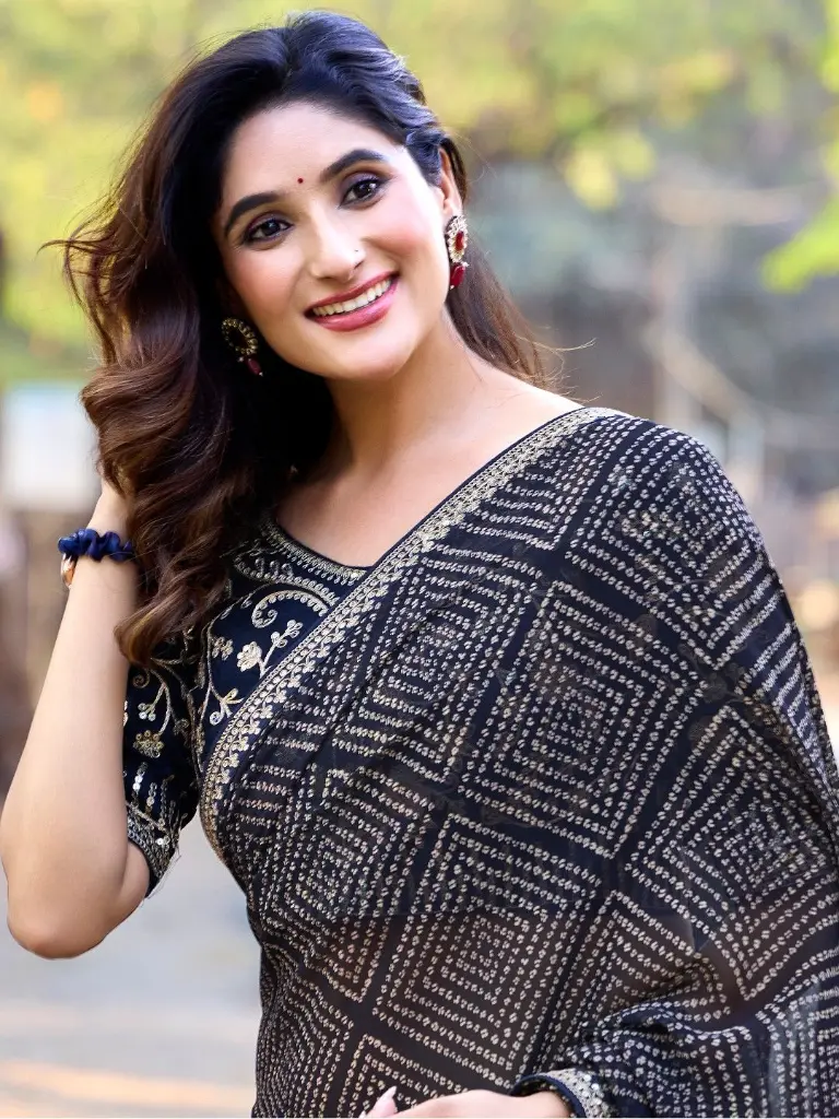 navy-mono-georgette-zari-sequin-saree (2).webp