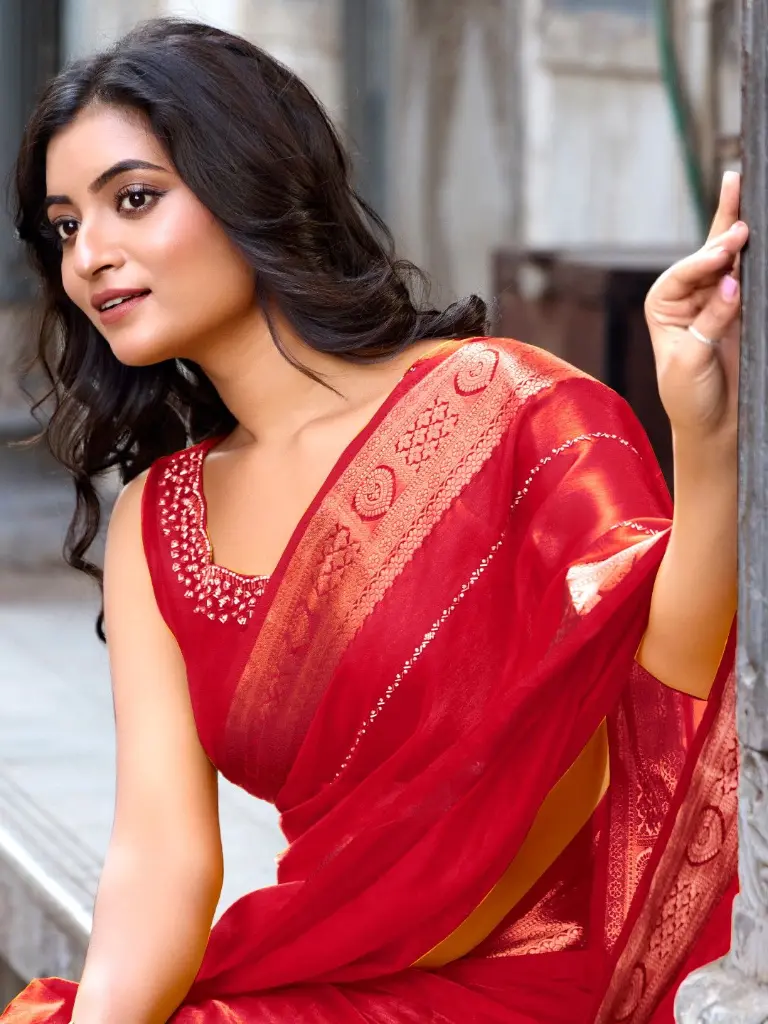 red-embellished-beads--stones-malai-silk-saree (1).webp